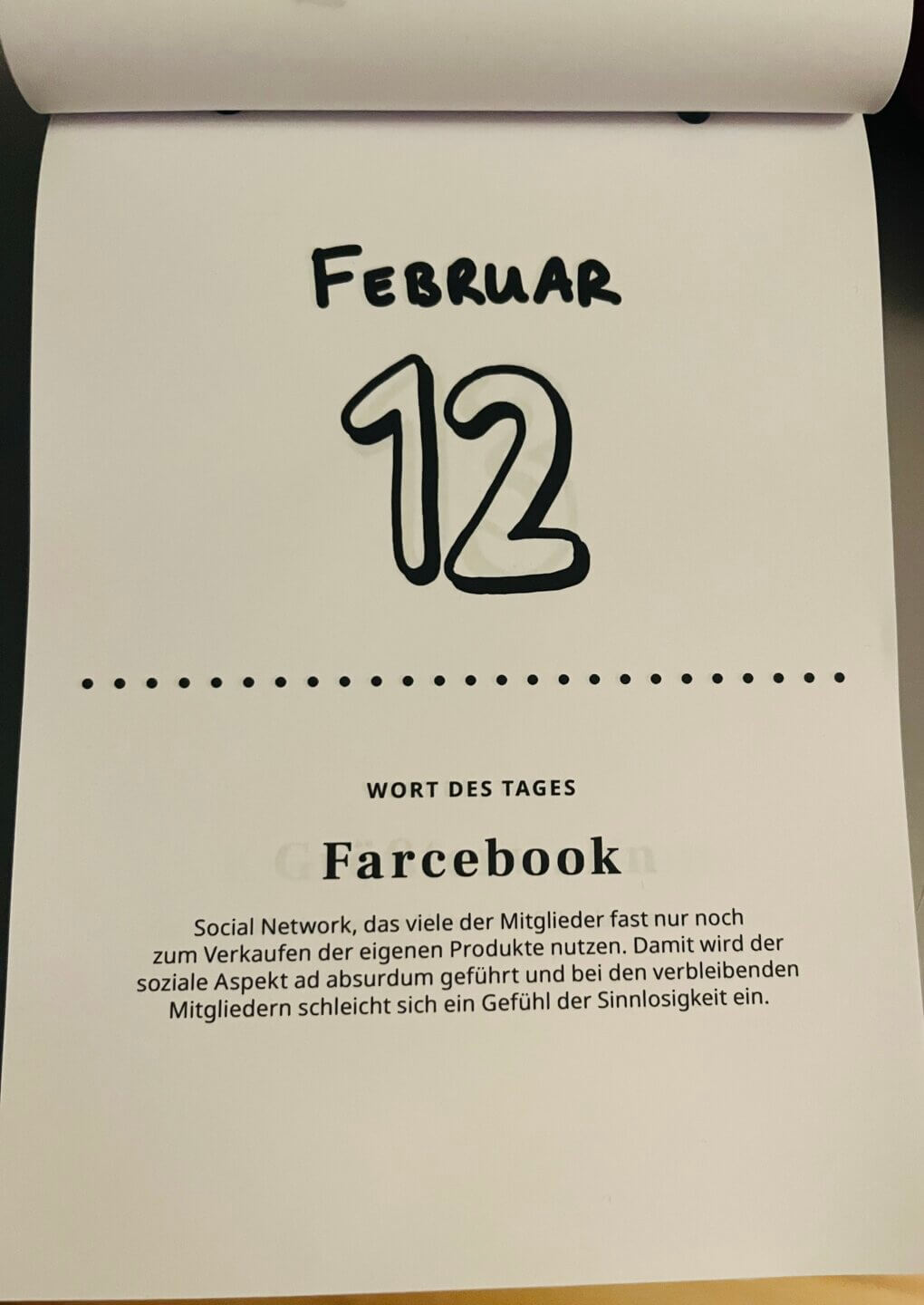 Das Foto zeigt ein Kalenderblatt vom 12. Februar